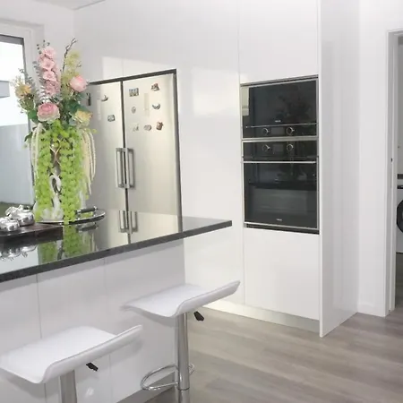 Ruhiges Modernes Haus Parkplatz Wlan Whirlpool Apartment