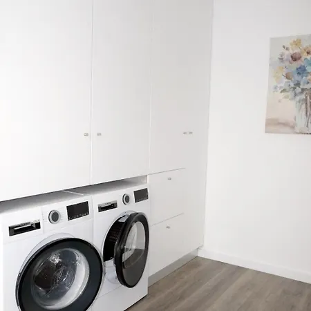Ruhiges Modernes Haus Parkplatz Wlan Whirlpool Apartment