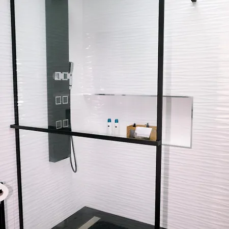 Apartment Ruhiges Modernes Haus Parkplatz Wlan Whirlpool